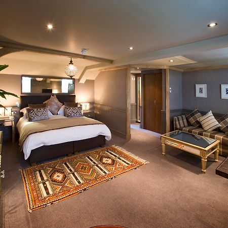 The Farmhouse Hotel And Restaurant Saint Saviour Rum bild