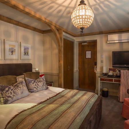 The Farmhouse Hotel And Restaurant Saint Saviour Exteriör bild