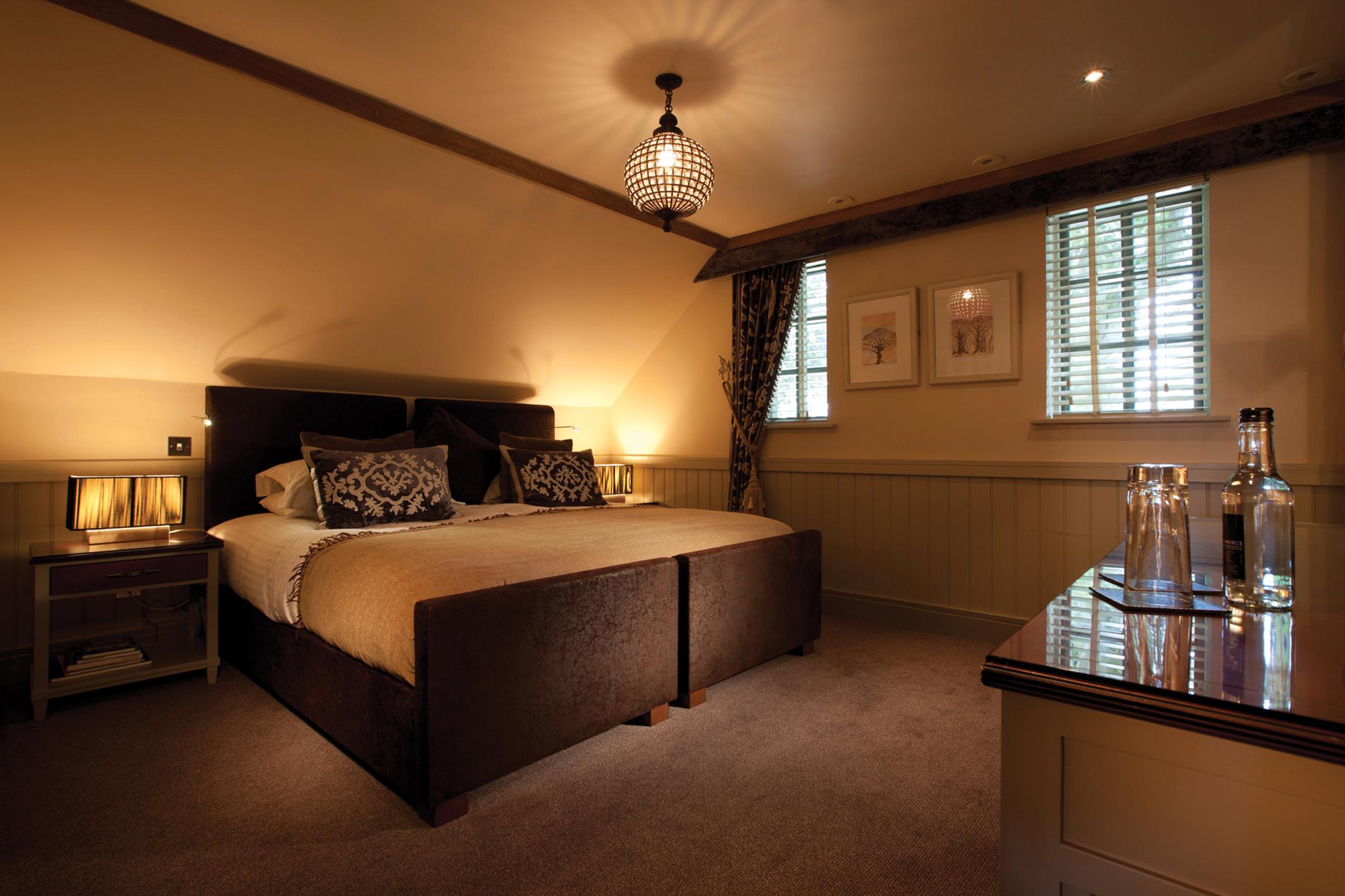 The Farmhouse Hotel And Restaurant Saint Saviour Exteriör bild
