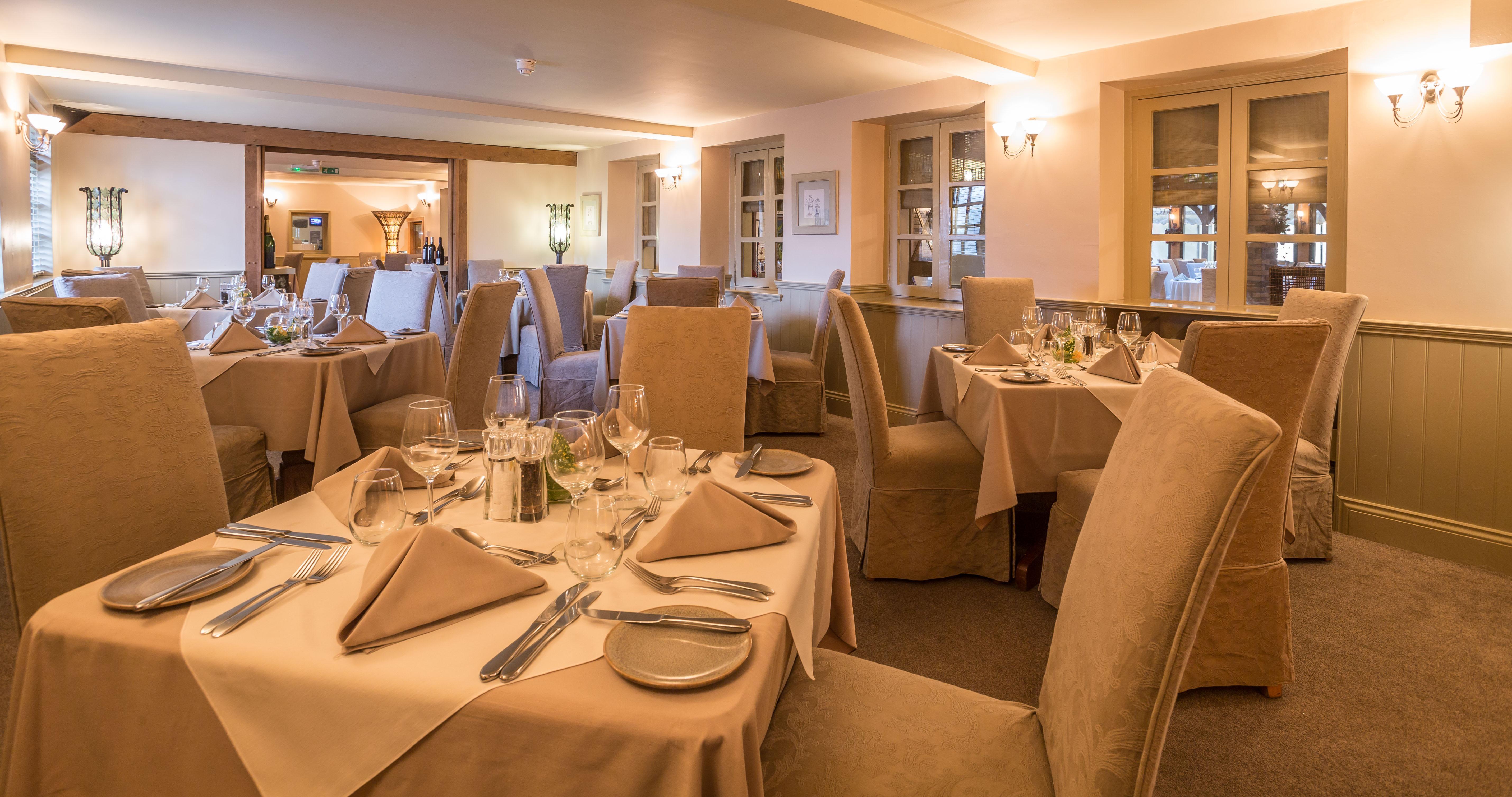 The Farmhouse Hotel And Restaurant Saint Saviour Exteriör bild