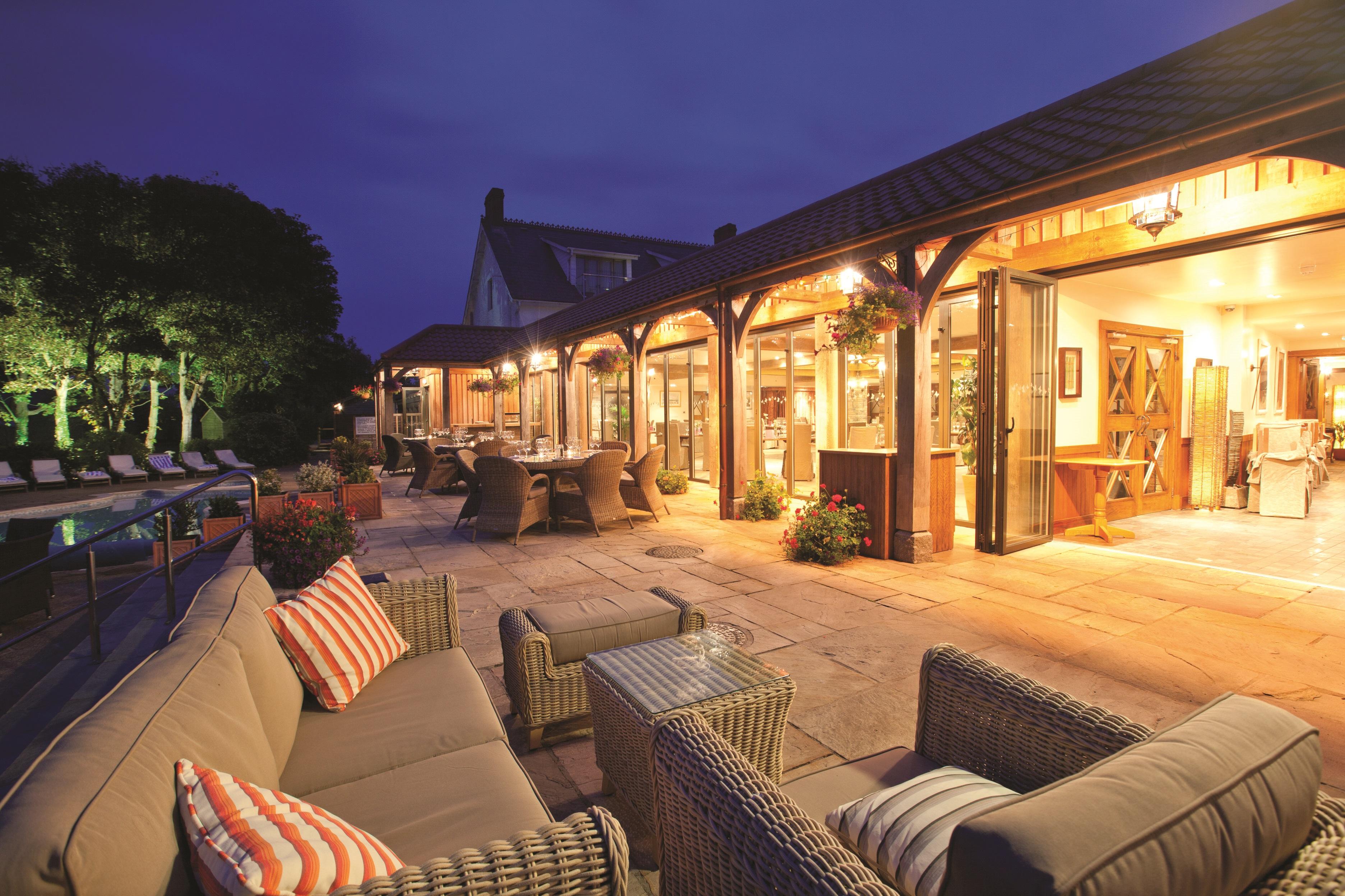 The Farmhouse Hotel And Restaurant Saint Saviour Bekvämligheter bild