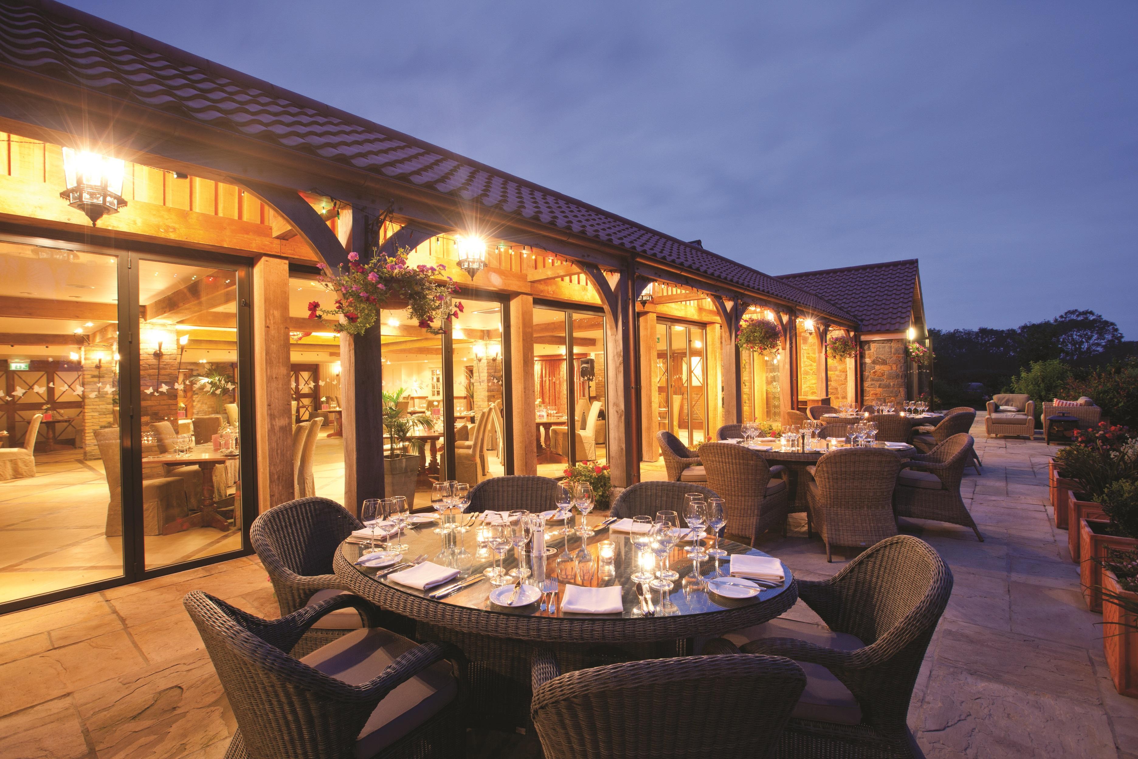 The Farmhouse Hotel And Restaurant Saint Saviour Bekvämligheter bild